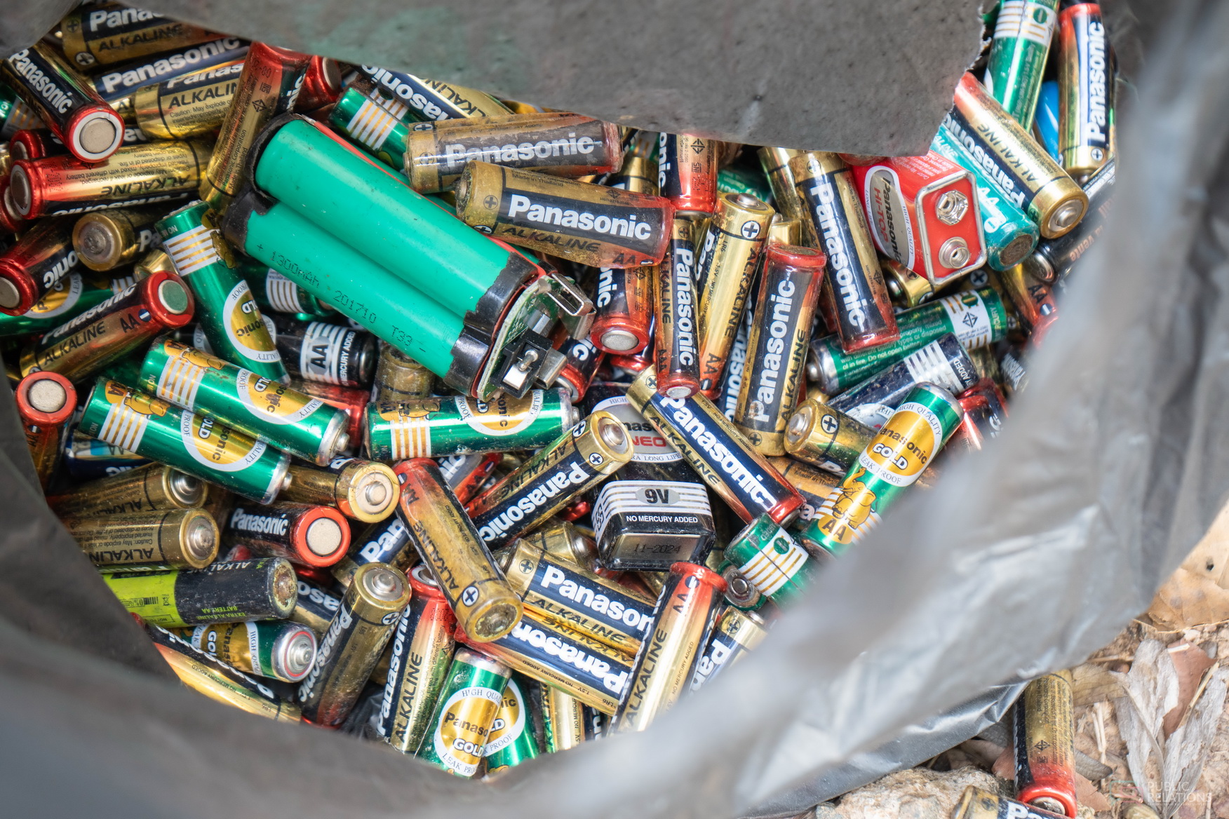 ม.รำไพฯ ดำเนินมาตรการแยกขยะอันตรายในพื้นที่ (4)