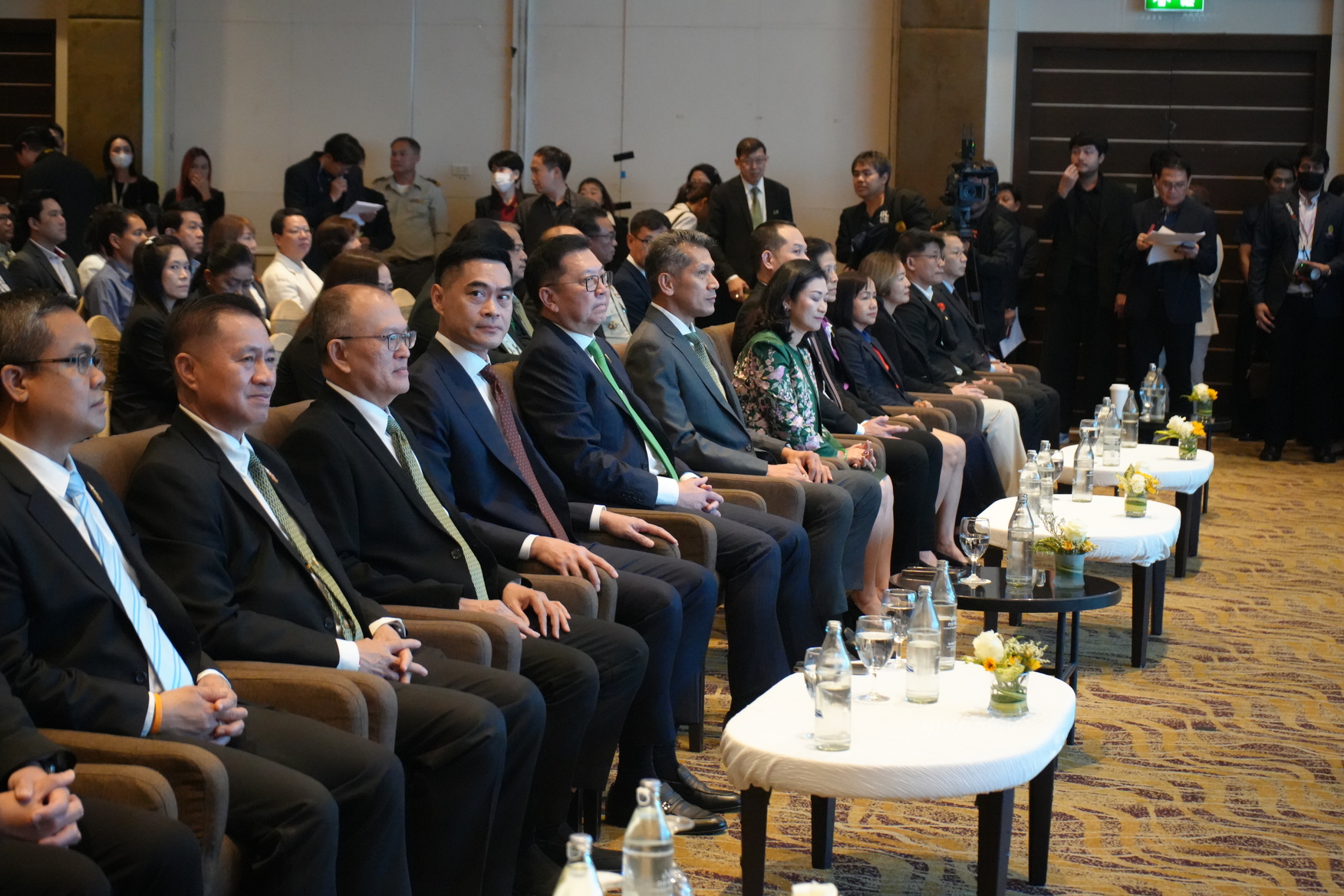 สนอ.รำไพฯ รับเกียรติบัตรสำนักงานสีเขียวระดับดีเยี่ยม  (3)