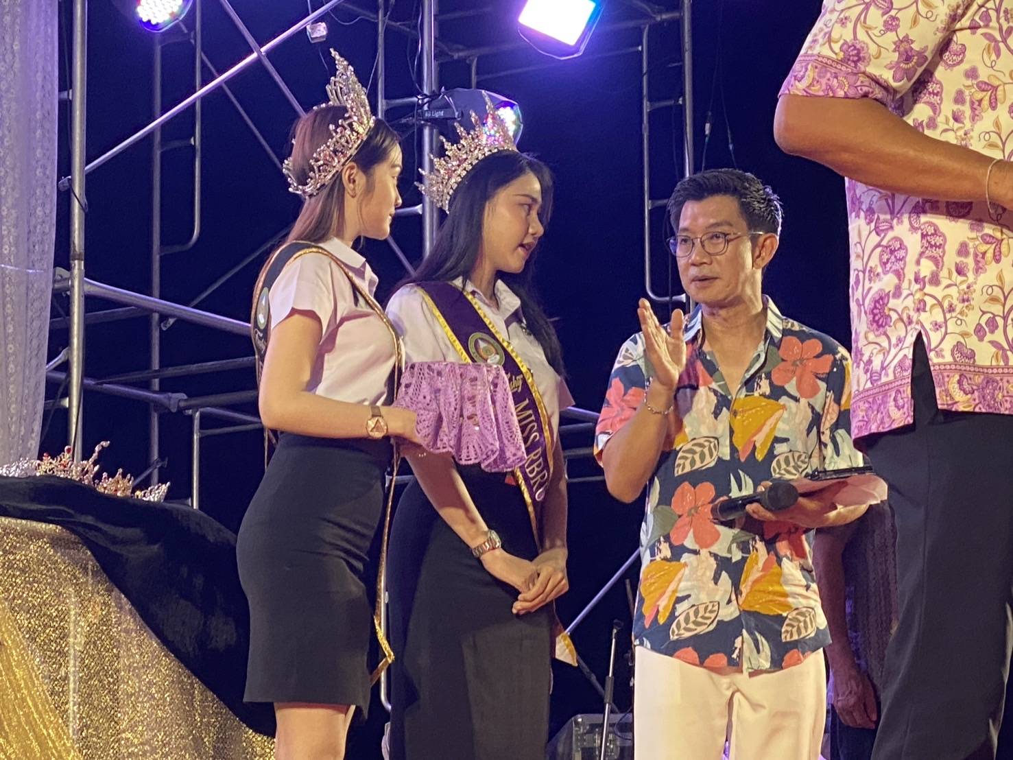 ม.ราชภัฏรำไพพรรณี ส่งเสริมศิษย์ปัจจุบันสร้างชื่อเสียงร่วมกับศิษย์เก่า สนับสนุนเทพีสงกรานต์จำแลงวิถีท่าใหม่ 2568 (5)