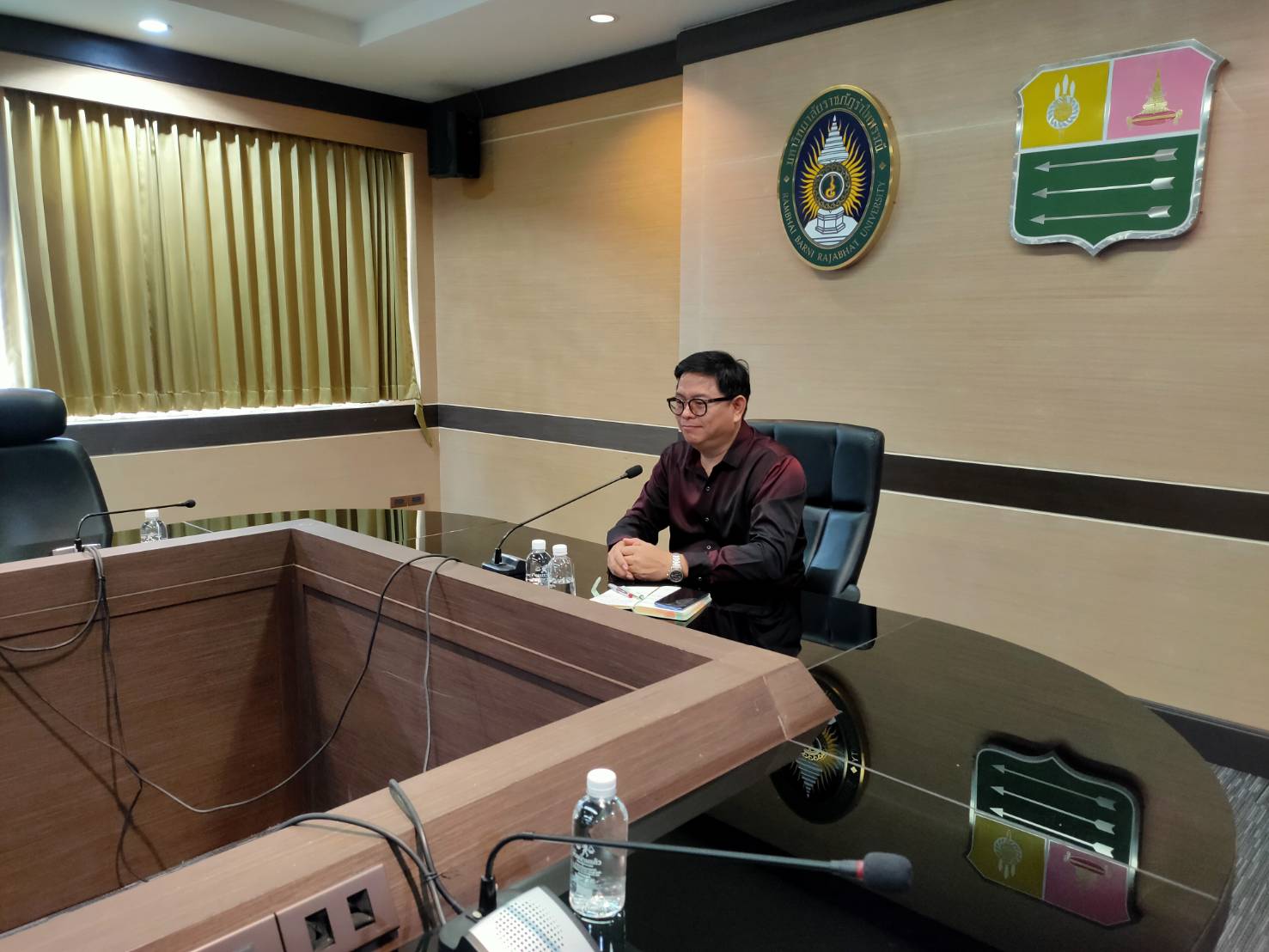 ประชุมหารือแนวทางความเป็นเลิศของสถาบันอุดมศึกษาและพัฒนากำลังคนขั้นสูง (2)