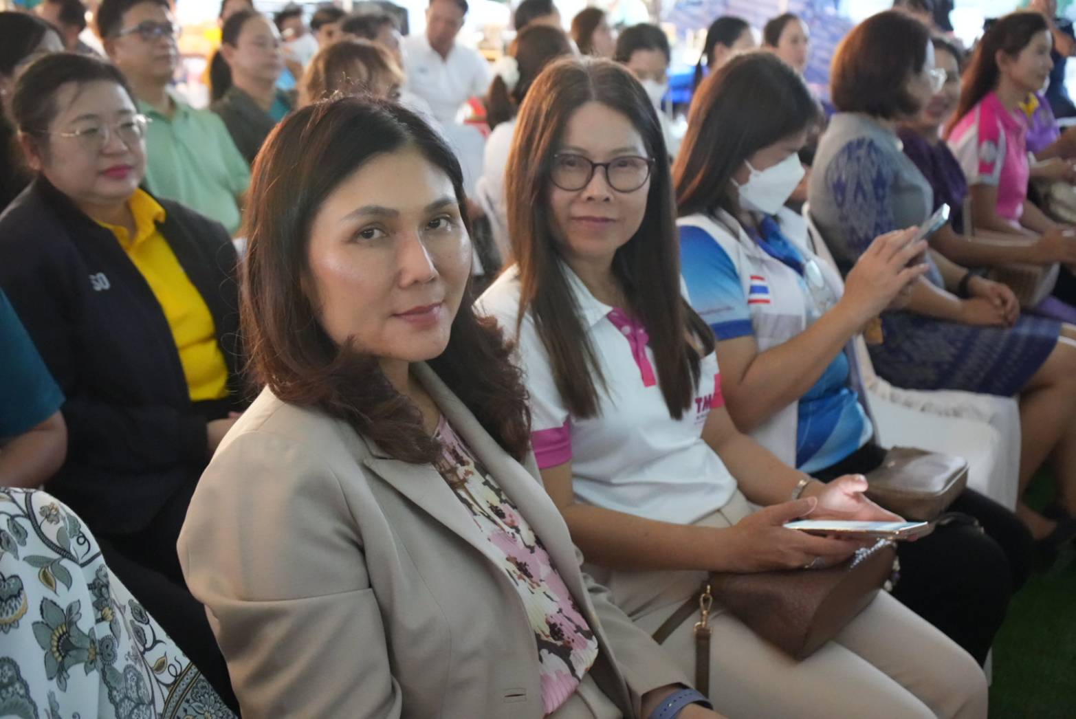 รำไพพรรณี ร่วมเปิดมหกรรมอาหารและผลไม้ตะวันออก สนับสนุนเศรษฐกิจจันทบุรี (2)