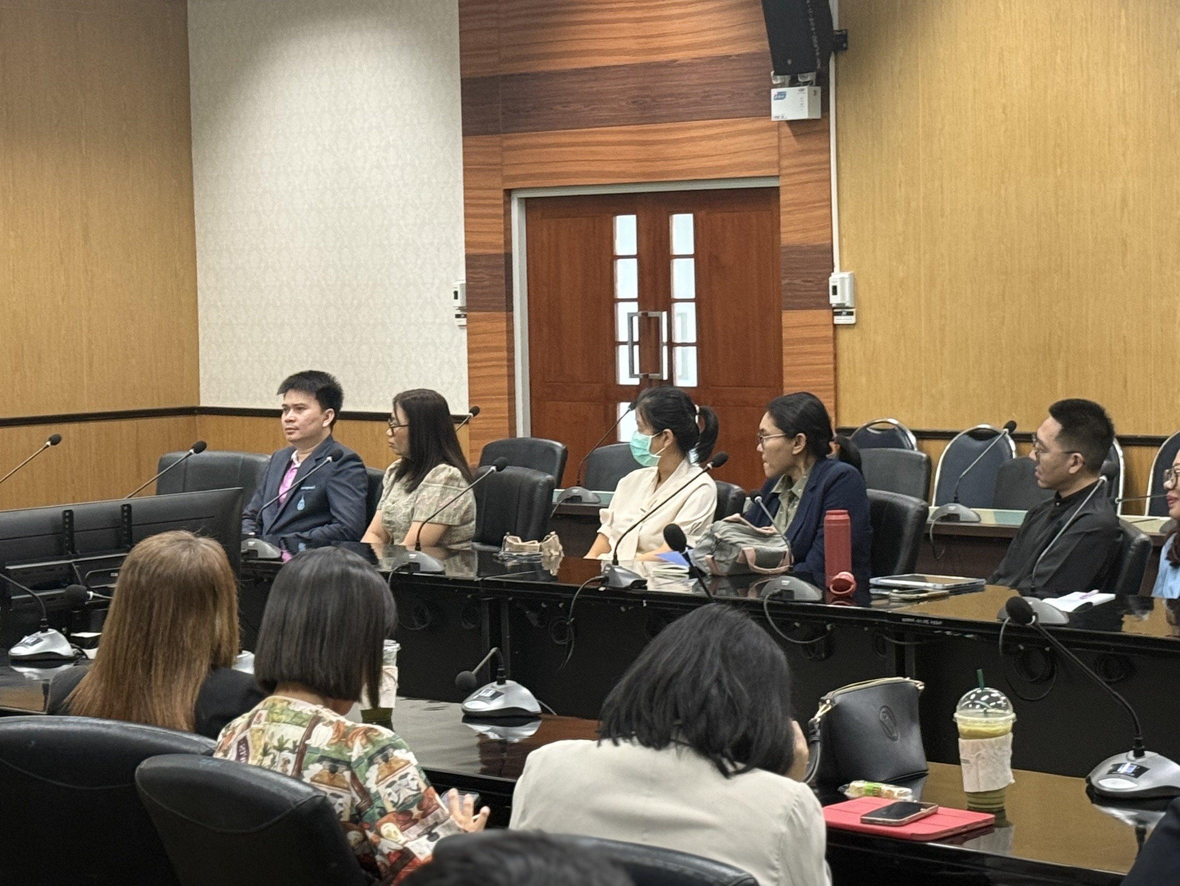 ราชภัฏรำไพฯ ปฐมนิเทศนักศึกษาป.โท หลักสูตรและการสอน 2568 (4)