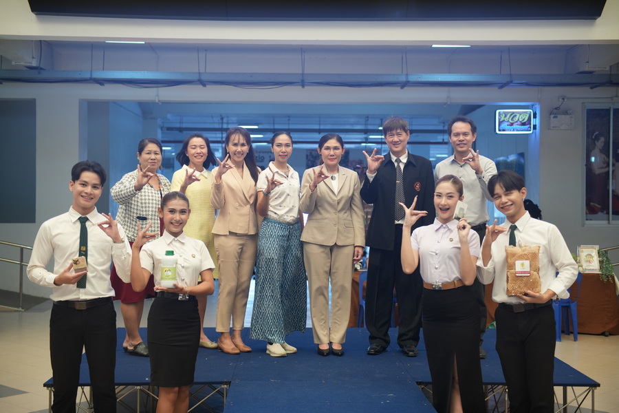 ราชภัฏรำไพพรรณี เปิด "ตลาดสวนบ้านแก้วมาร์เก็ตสเปซ" ยกระดับเศรษฐกิจชุมชนแบบคาร์บอนต่ำ (1)