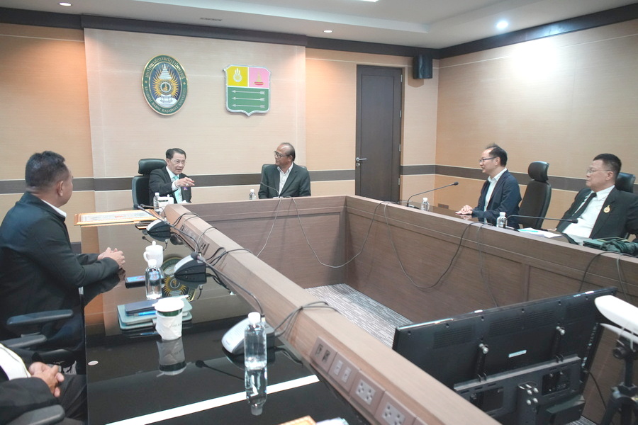 ที่ปรึกษา รมว.ทรัพย์ฯ เข้าพบ เสนอแนวคิดสร้างสวนป่ายืนต้น (3)