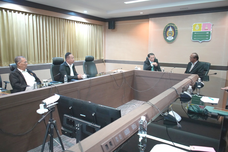 ที่ปรึกษา รมว.ทรัพย์ฯ เข้าพบ เสนอแนวคิดสร้างสวนป่ายืนต้น (4)