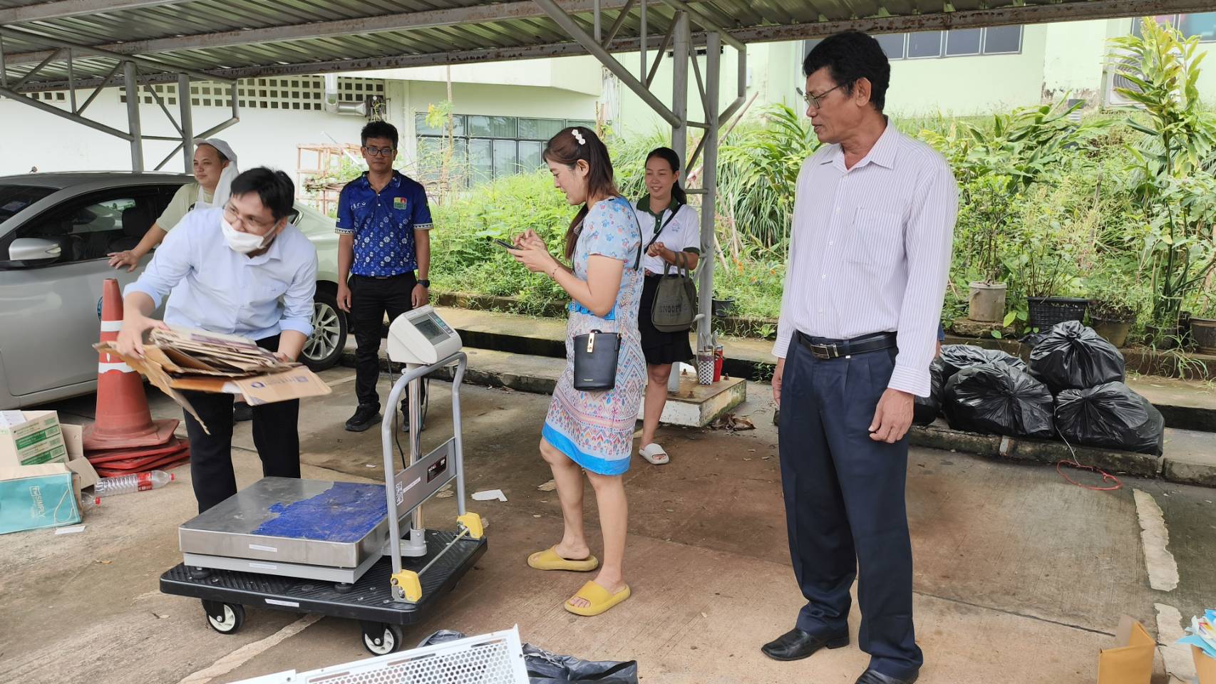 สนอ. จัดโครงการธนาคารขยะ เดือนกรกฎาคม พร้อมรณรงค์ลดขยะพลาสติก (2)