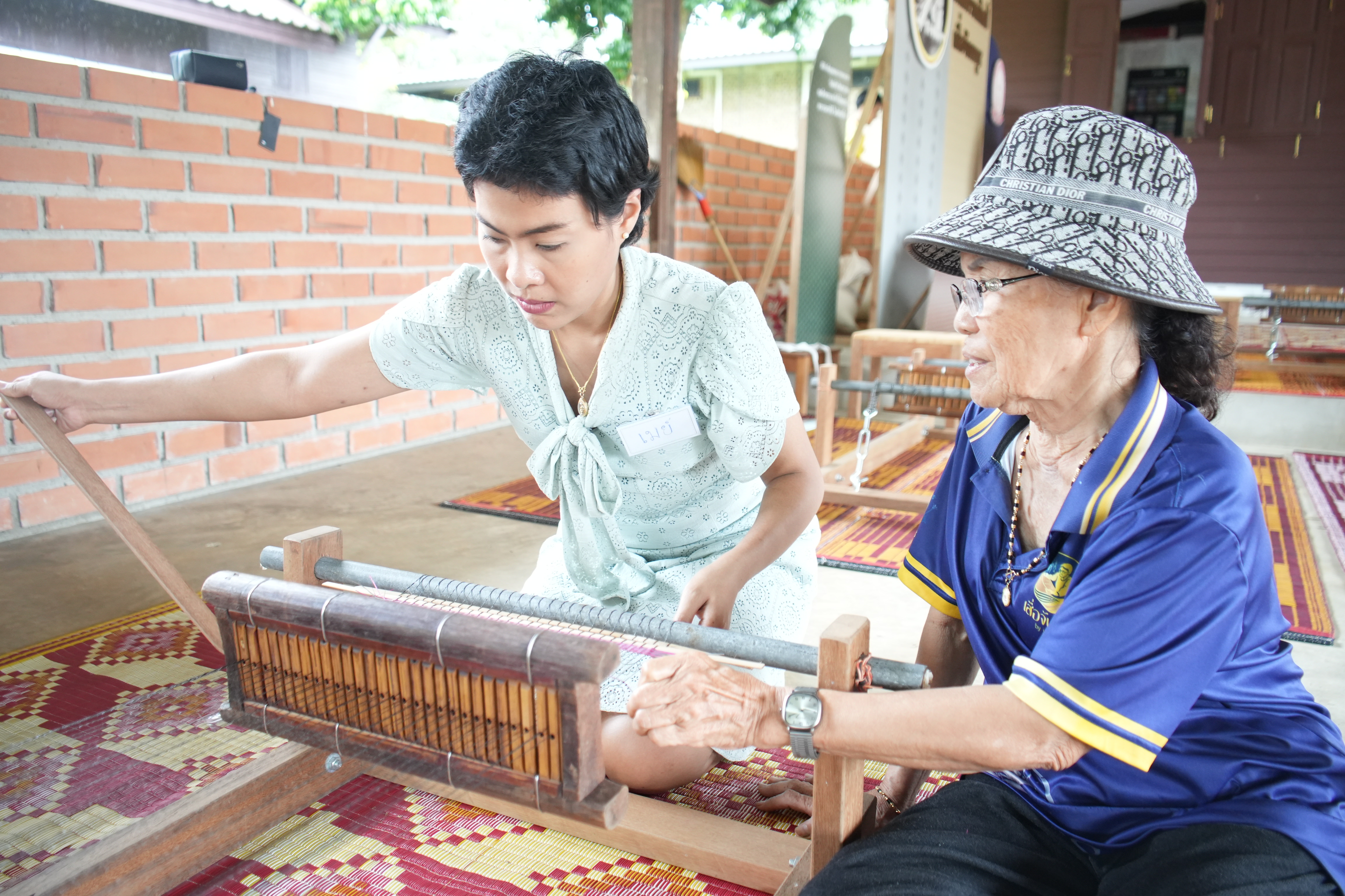 ม.รำไพฯ จับมือ วัฒนธรรมจันทบุรี ขับเคลื่อน Soft Power การทอเสื่อ (2)