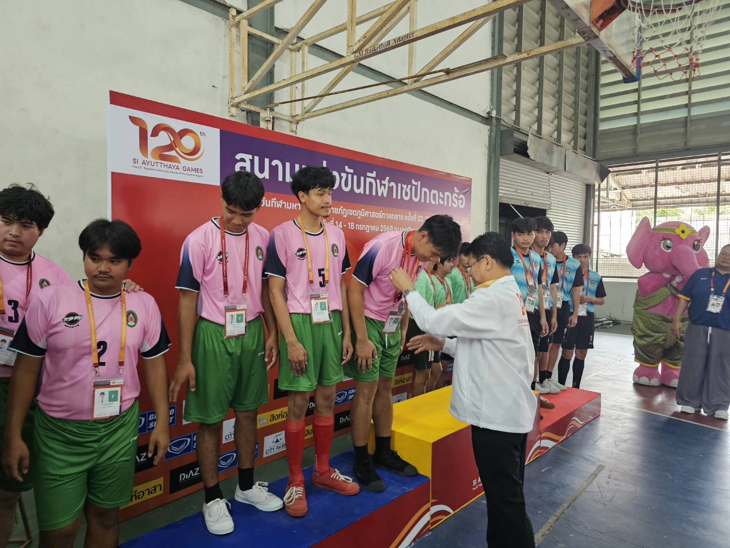 ม.รำไพฯ อันดับ 1 กีฬา มรภ.ภูมิศาสตร์ภาคกลาง ครั้งที่ 33 (3)