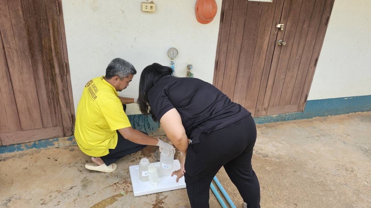 เก็บตัวอย่างน้ำประปา ตรวจสอบคุณภาพ ณ โรงผลิตน้ำประปาของมหาวิทยาลัย  (3)