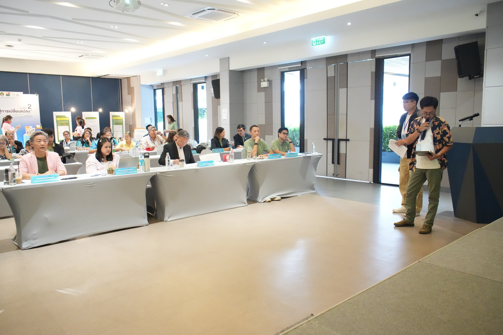 มอบเกียรติบัตร Social Enterprise For Change รุ่นที่ 2 (2)