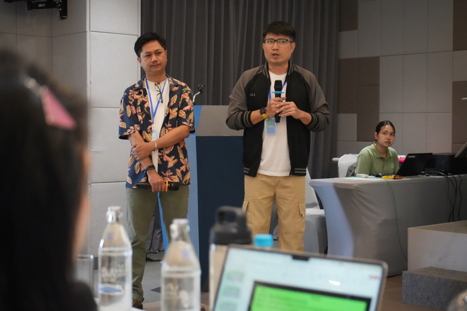 มอบเกียรติบัตร Social Enterprise For Change รุ่นที่ 2 (4)