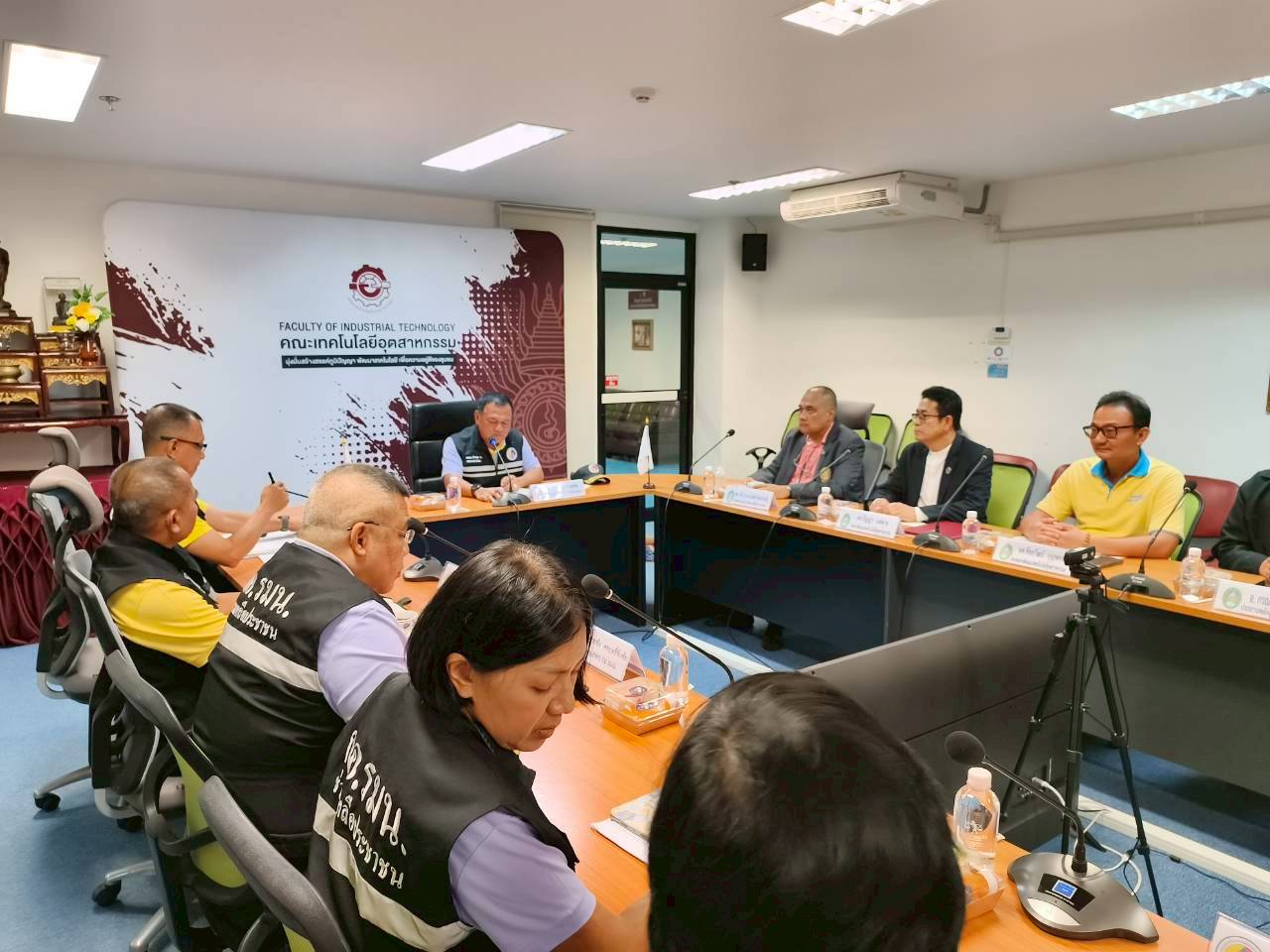 มรภ.รำไพพรรณี ประชุมร่วม กอ.รมน. ขับเคลื่อนนวัตกรรมเพื่อความมั่นคง (4)