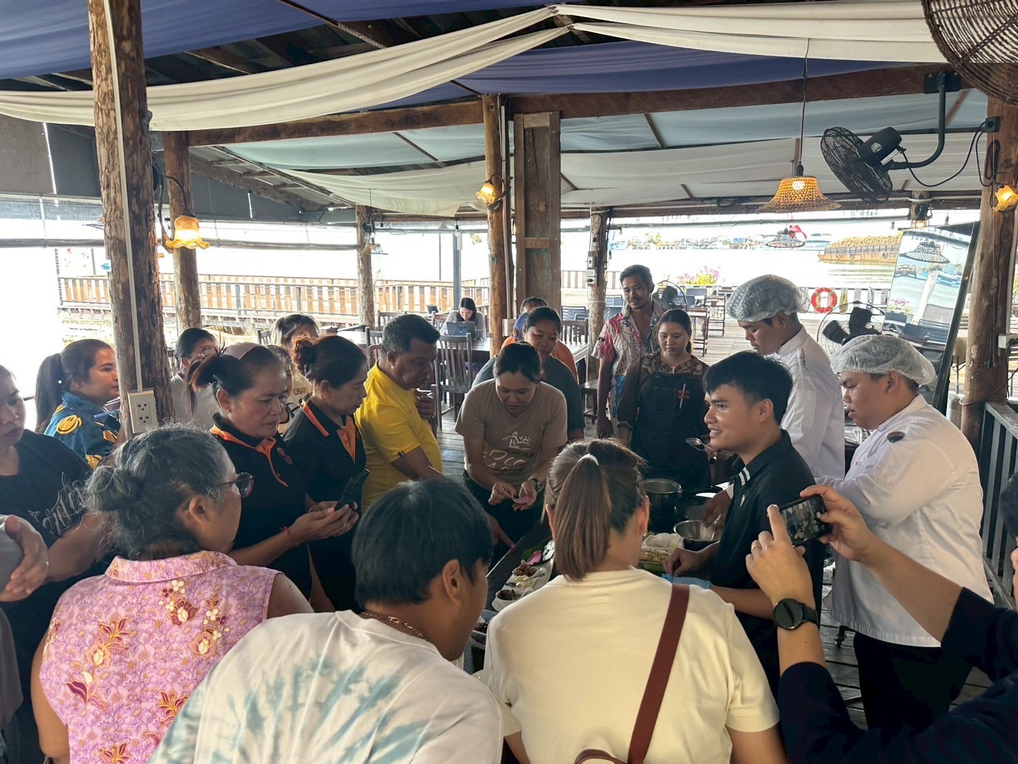 มรภ.รำไพพรรณี ผนึกกำลังพลิกโฉมเกาะหมากสู่แหล่ง Gastronomy Tourism (2)