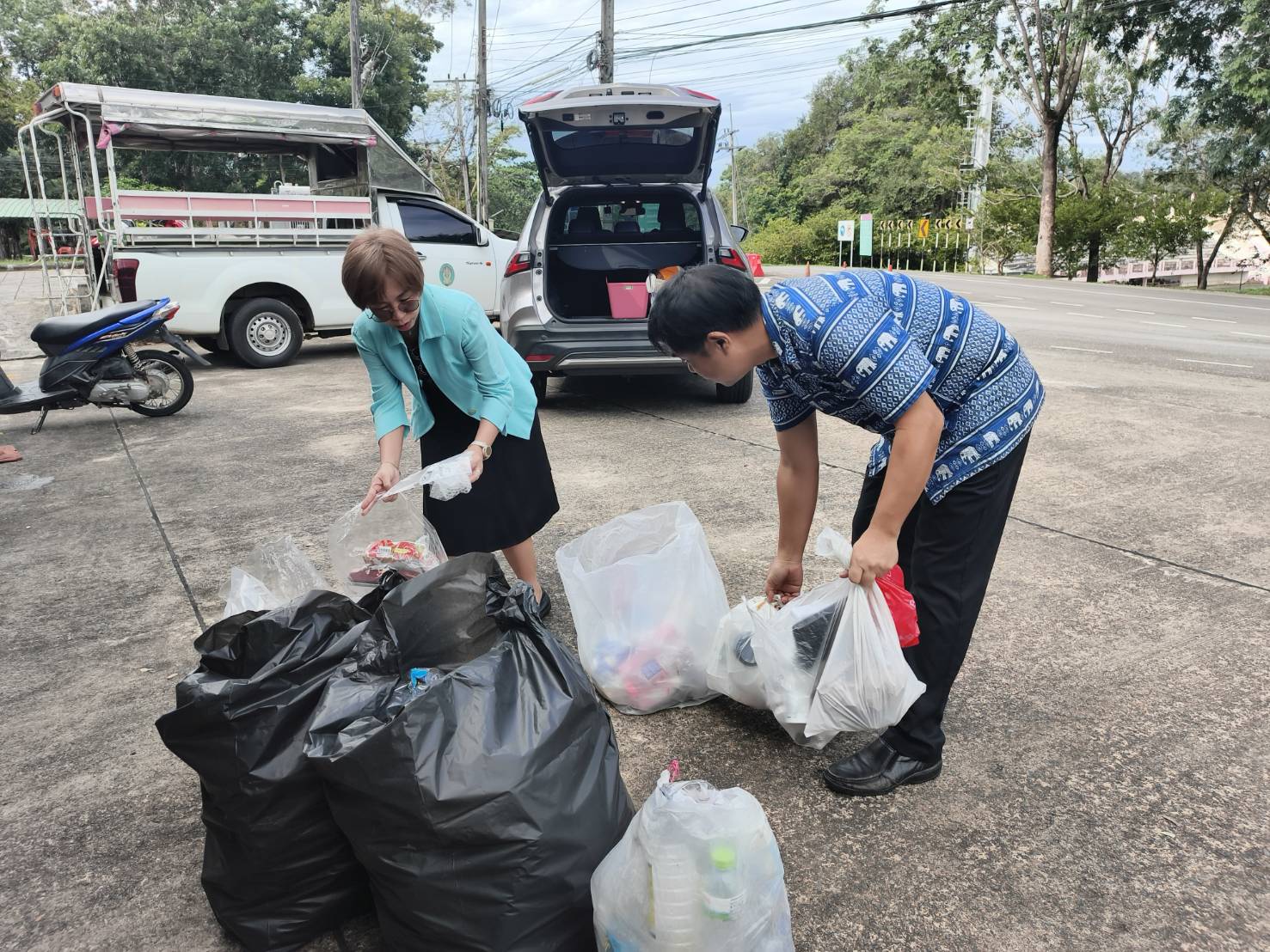 สนอ. จัดโครงการธนาคารขยะ มุ่งสร้างรายได้ควบคู่รักษ์โลกอย่างยั่งยืน (3)