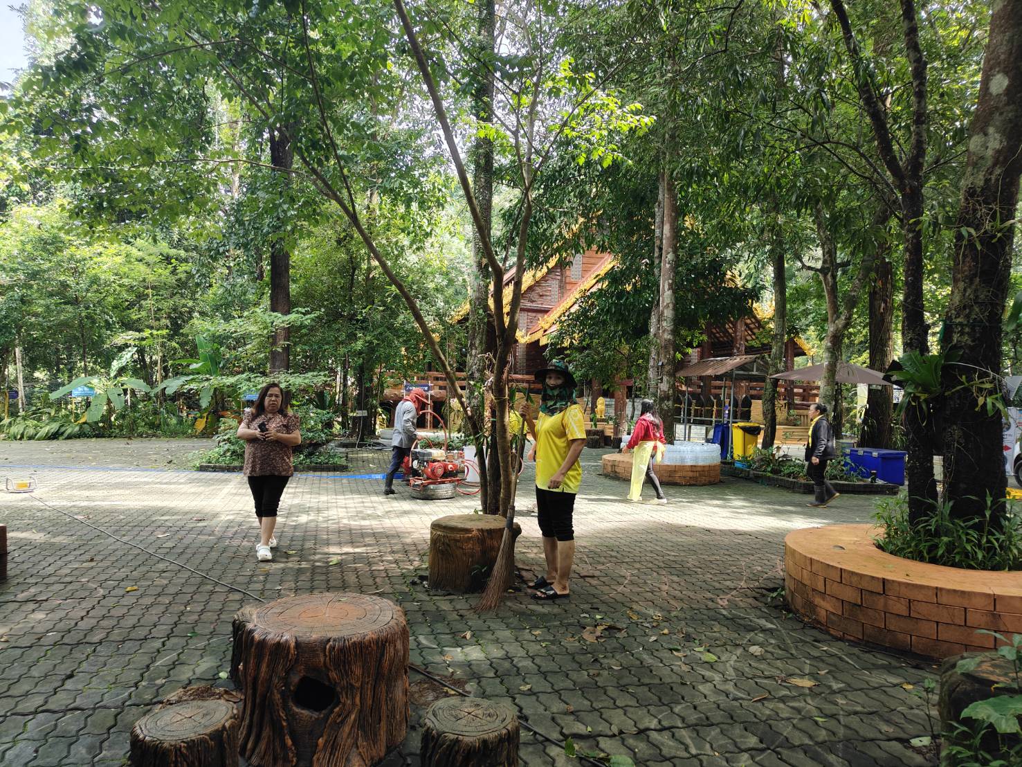 สำนักงานอธิการบดี ส่งเสริมจิตอาสาพัฒนาชุมชน สร้างต้นแบบองค์กรเพื่อการพัฒนาที่ยั่งยืน (5)