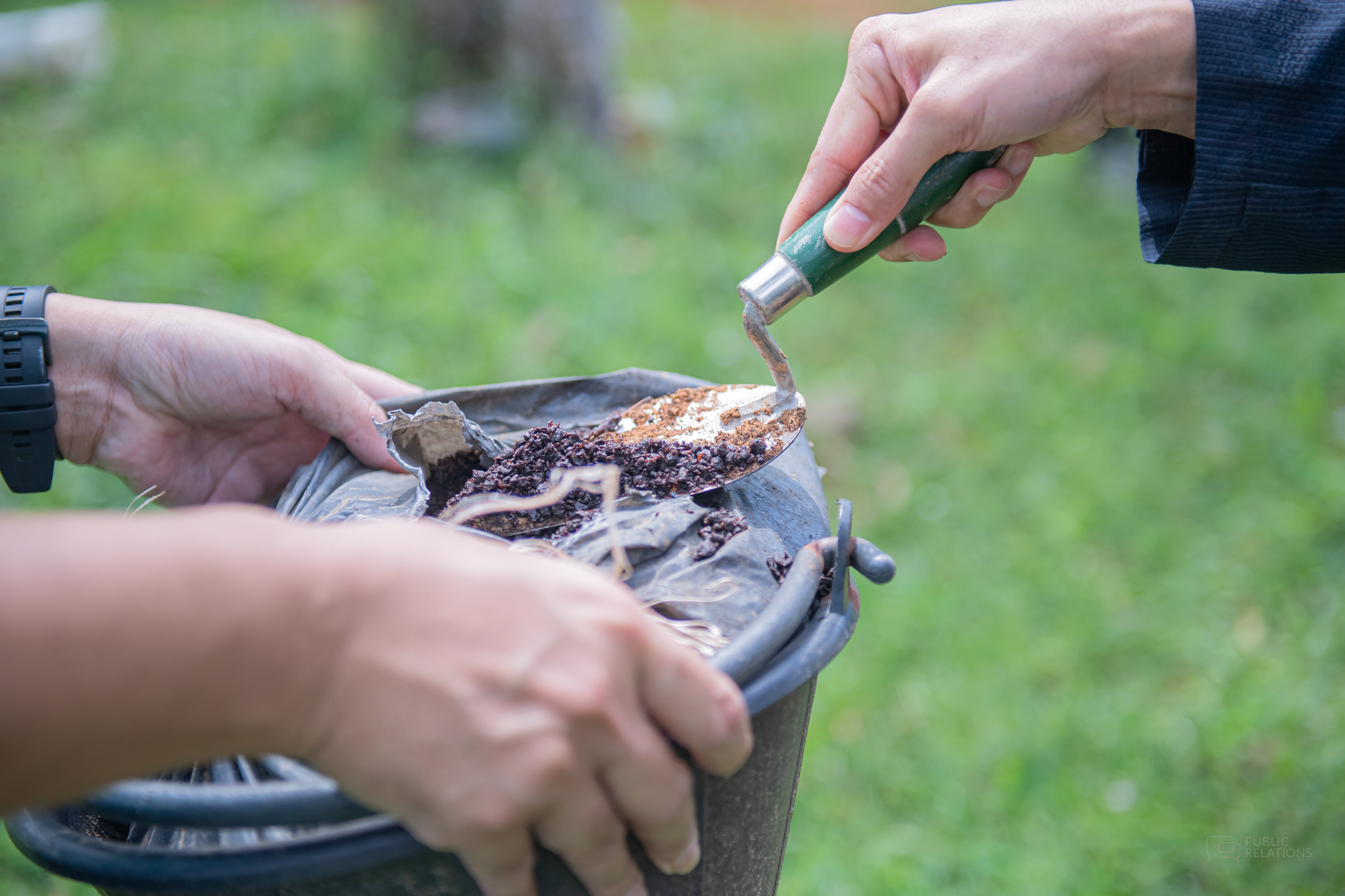 ผู้เกษียณอายุราชการ ร่วมปลูกต้นไม้ในพื้นที่มหาวิทยาลัย (5)