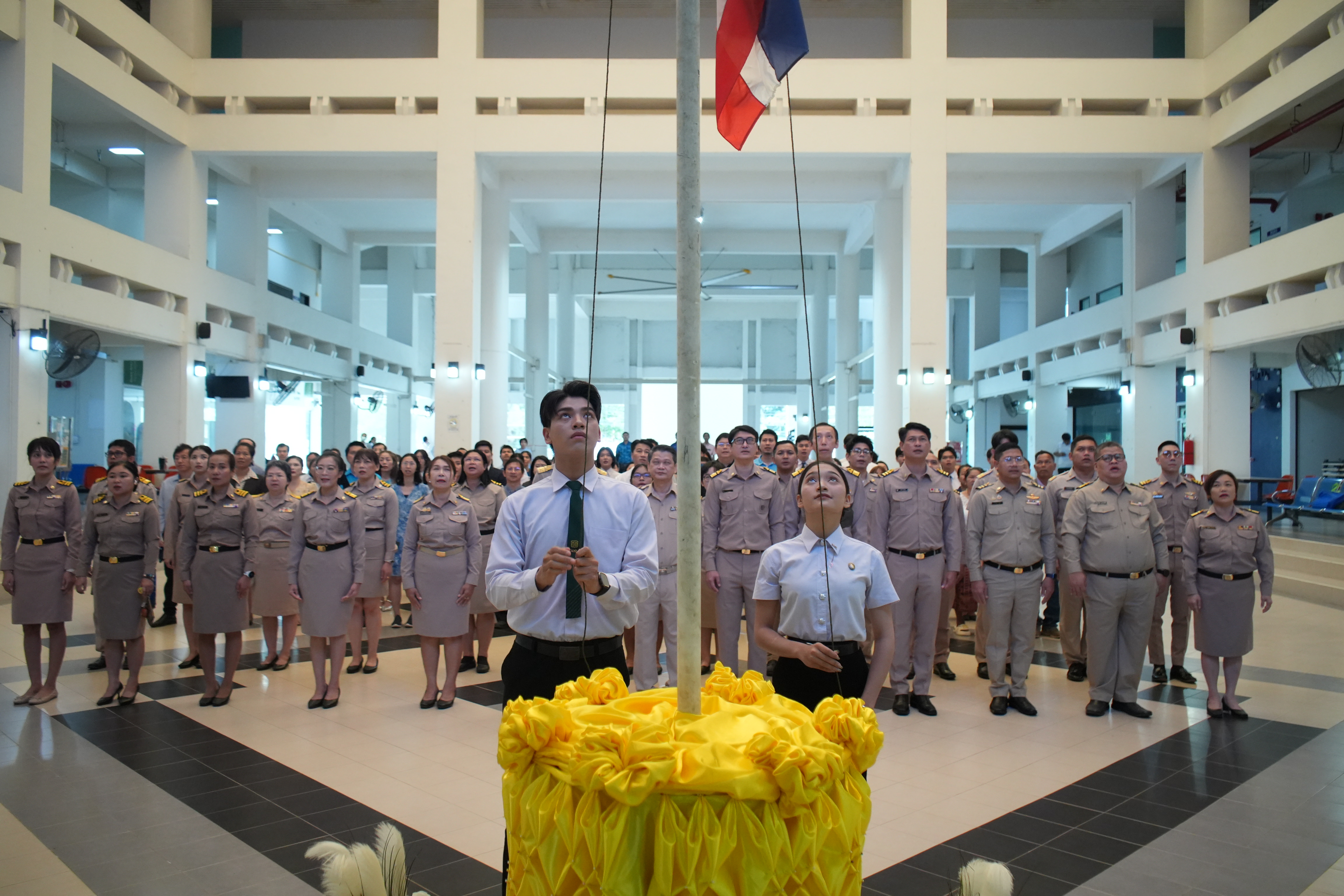 มรภ.รำไพพรรณี จัดกิจกรรมเนื่องในวันพระราชทานธงชาติไทย 2568 (4)