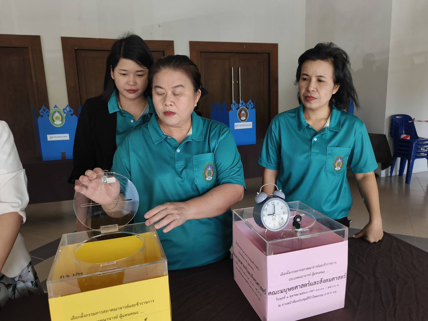 การเลือกตั้งกรรมการสภาคณาจารย์และข้าราชการ ประเภทผู้แทนคณาจารย์  (4)