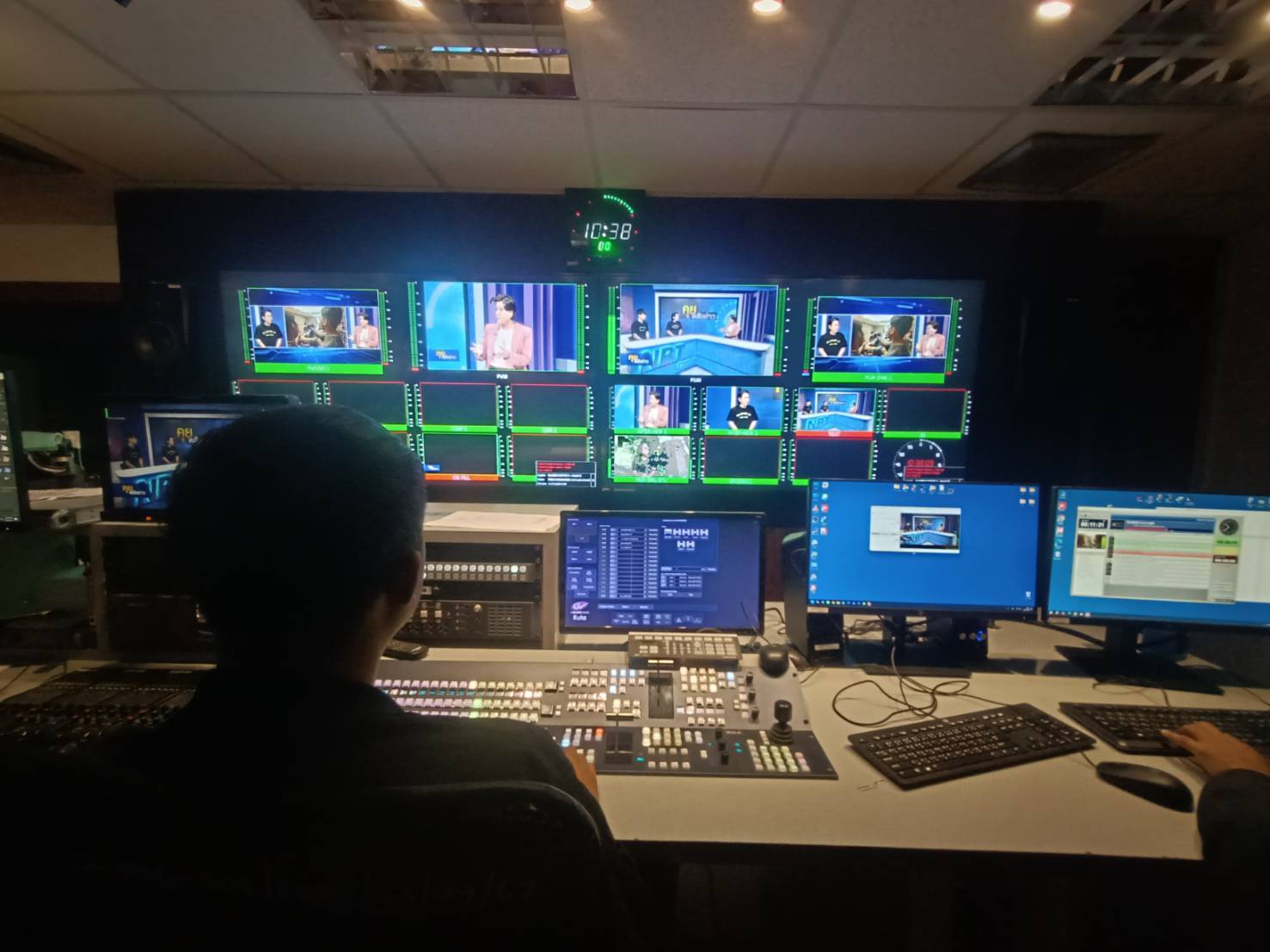 อาจารย์และนักศึกษาสาขาดนตรีศึกษา ตอกย้ำความสำเร็จการประกวดดนตรี  (3)