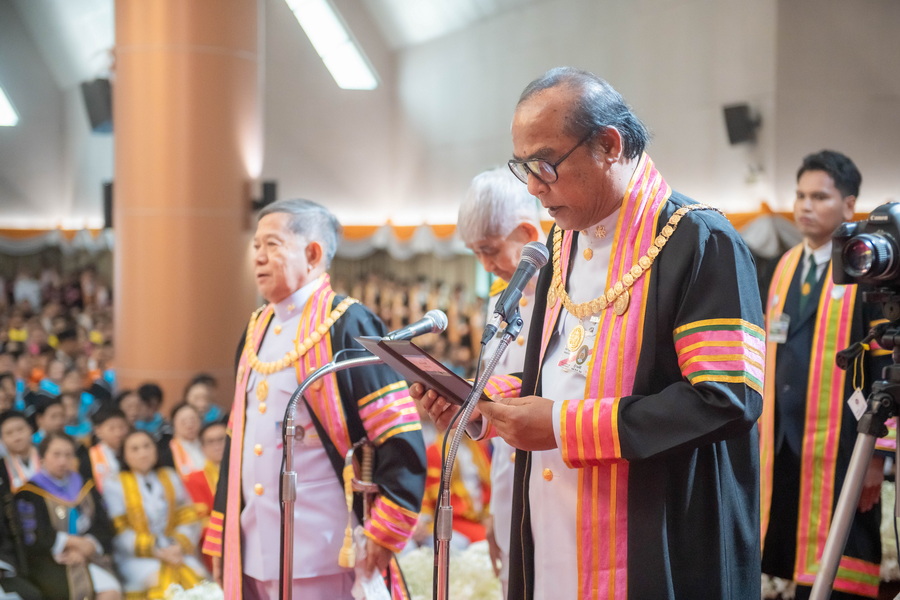 พิธีพระราชทานปริญญาบัตร ประจำปีการศึกษา 2566 (4)