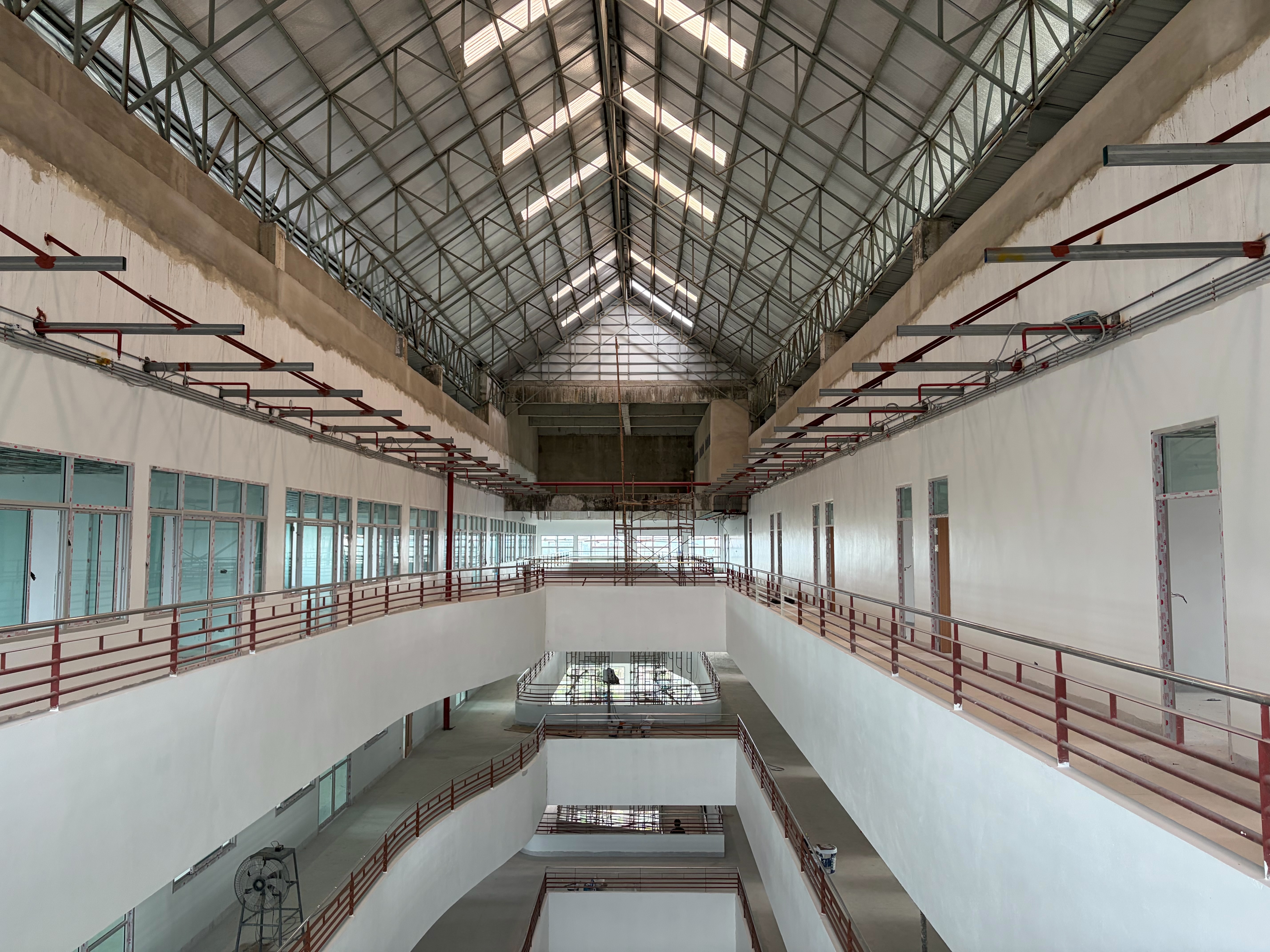 คณะกรรมการตรวจรับฯ ติดตามความคืบหน้าก่อสร้าง 'อาคารปฏิบัติการวิทยาศาสตร์ (5)