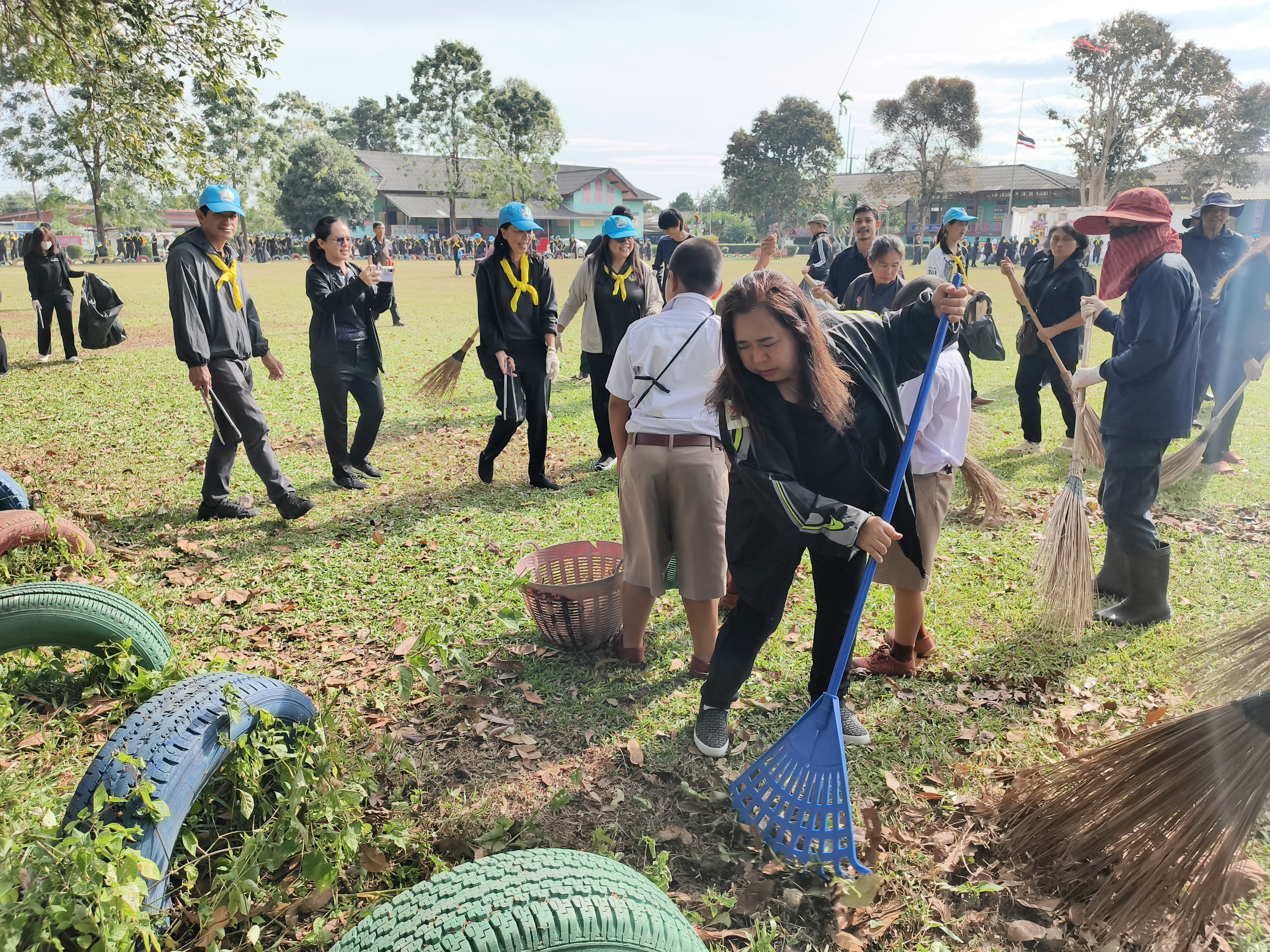 ร่วมกิจกรรมจิตอาสาเฉลิมพระเกียรติพระบาทสมเด็จพระมงกุฎเกล้าเจ้าอยู่หัว (4)