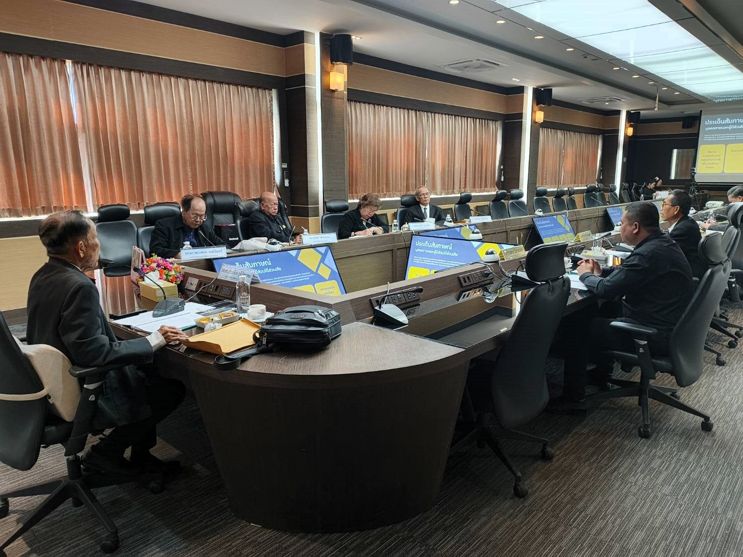 รำไพพรรณีผนึกกำลังผู้นำจันทบุรีและสภามหาวิทยาลัย ยกระดับมาตรฐานการศึกษา 2568 (4)