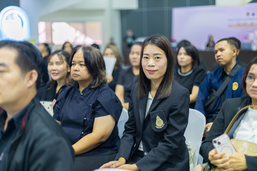 มรภ.รำไพพรรณี เปิดศูนย์ประสานงาน อพ.สธ. สร้างฐานเรียนรู้ท้องถิ่นอย่างยั่งยืน (3)