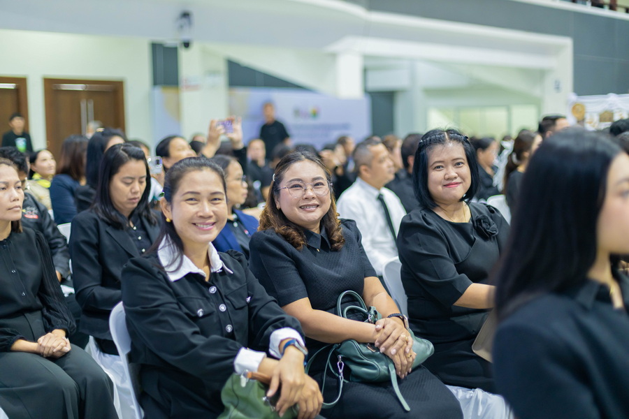 มรภ.รำไพพรรณี เปิดศูนย์ประสานงาน อพ.สธ. สร้างฐานเรียนรู้ท้องถิ่นอย่างยั่งยืน (4)