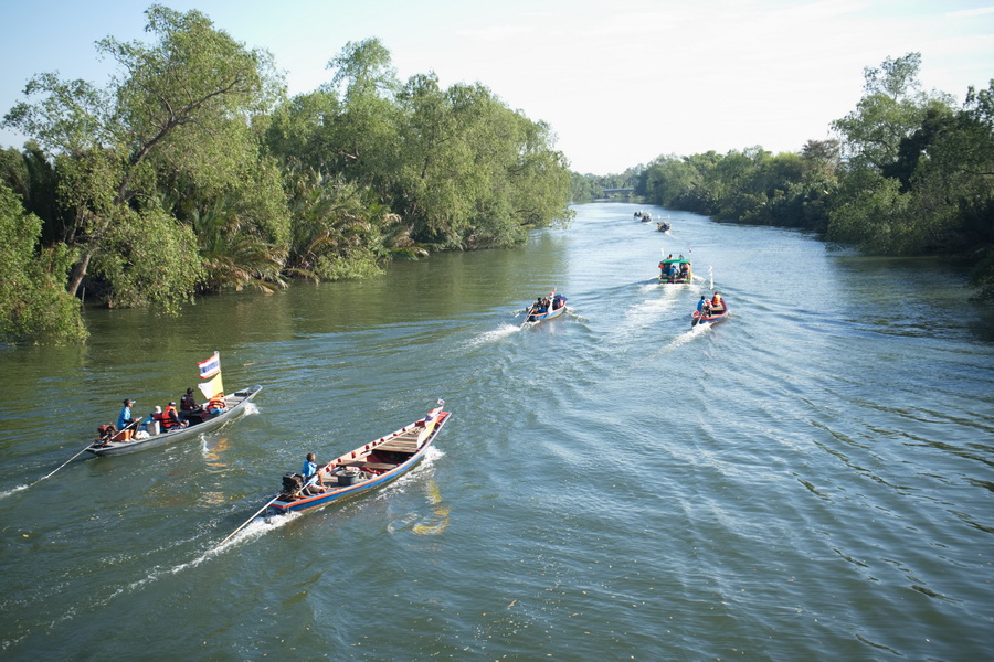 ราชภัฏรำไพพรรณี ผนึก ท่าแฉลบ ยกระดับ "แห่ต้นบุญทางน้ำ" สู่ Soft Power วัฒนธรรม (4)