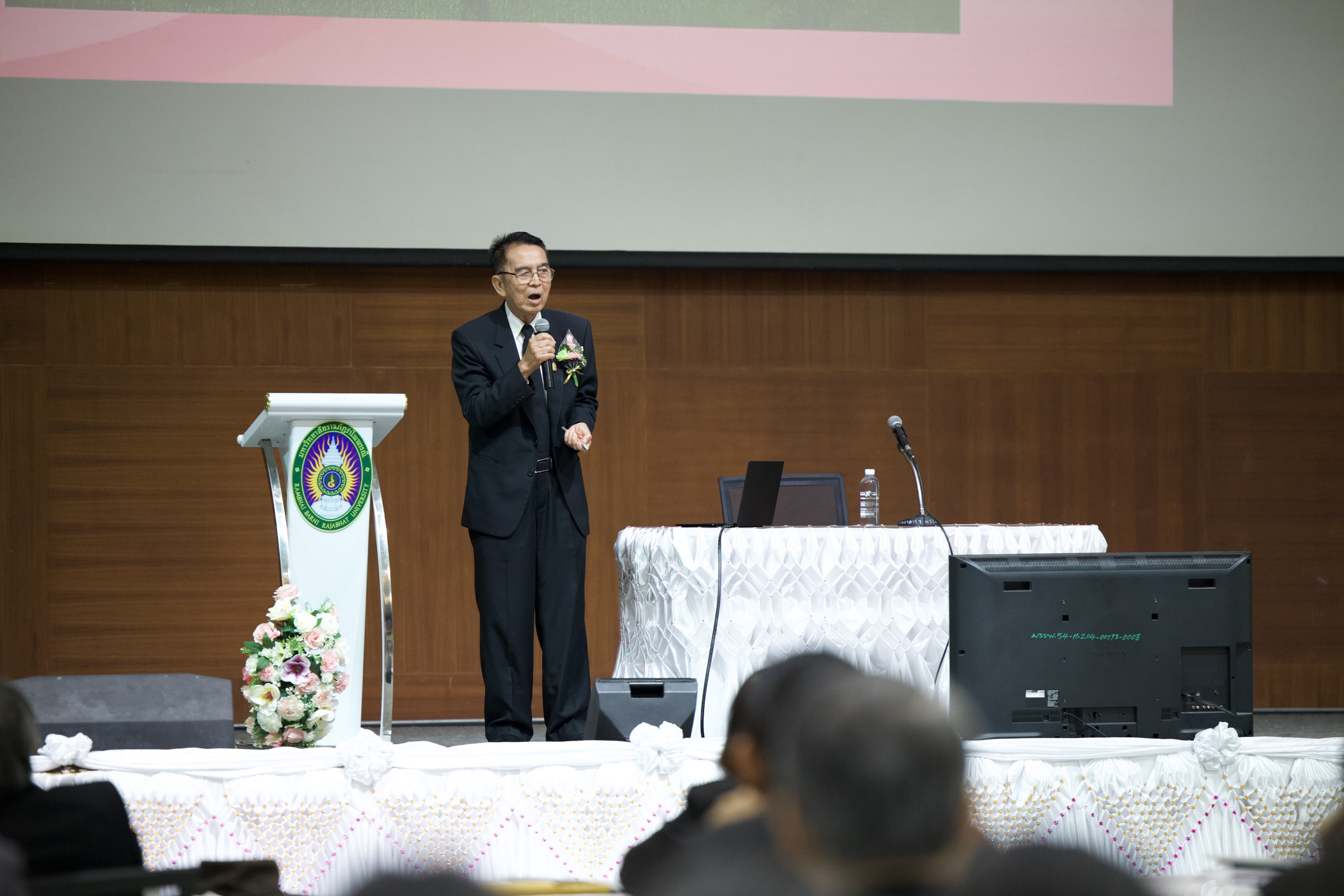 มรภ.รำไพพรรณี จัดการนำเสนอวิสัยทัศน์ผู้สมัครอธิการบดี บรรยากาศเป็นไปด้วยความเรียบร้อย (5)