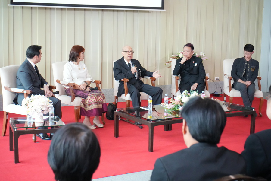 ร่วมกิจกรรมคณะกรรมการเทิดพระเกียรติสมเด็จพระนางเจ้ารำไพพรรณี ครบ 100 ปี ณ รัฐสภา (5)