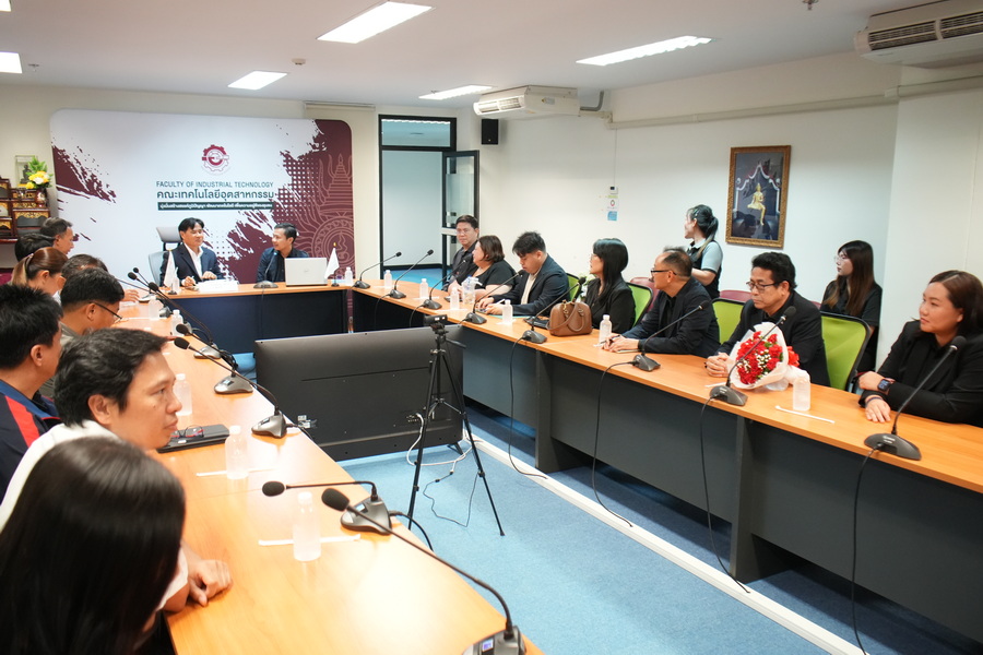 รักษาราชการแทนอธิการบดี ตรวจเยี่ยมคณะวิศวกรรมศาสตร์และเทคโนโลยีอุตสาหกรรม (4)