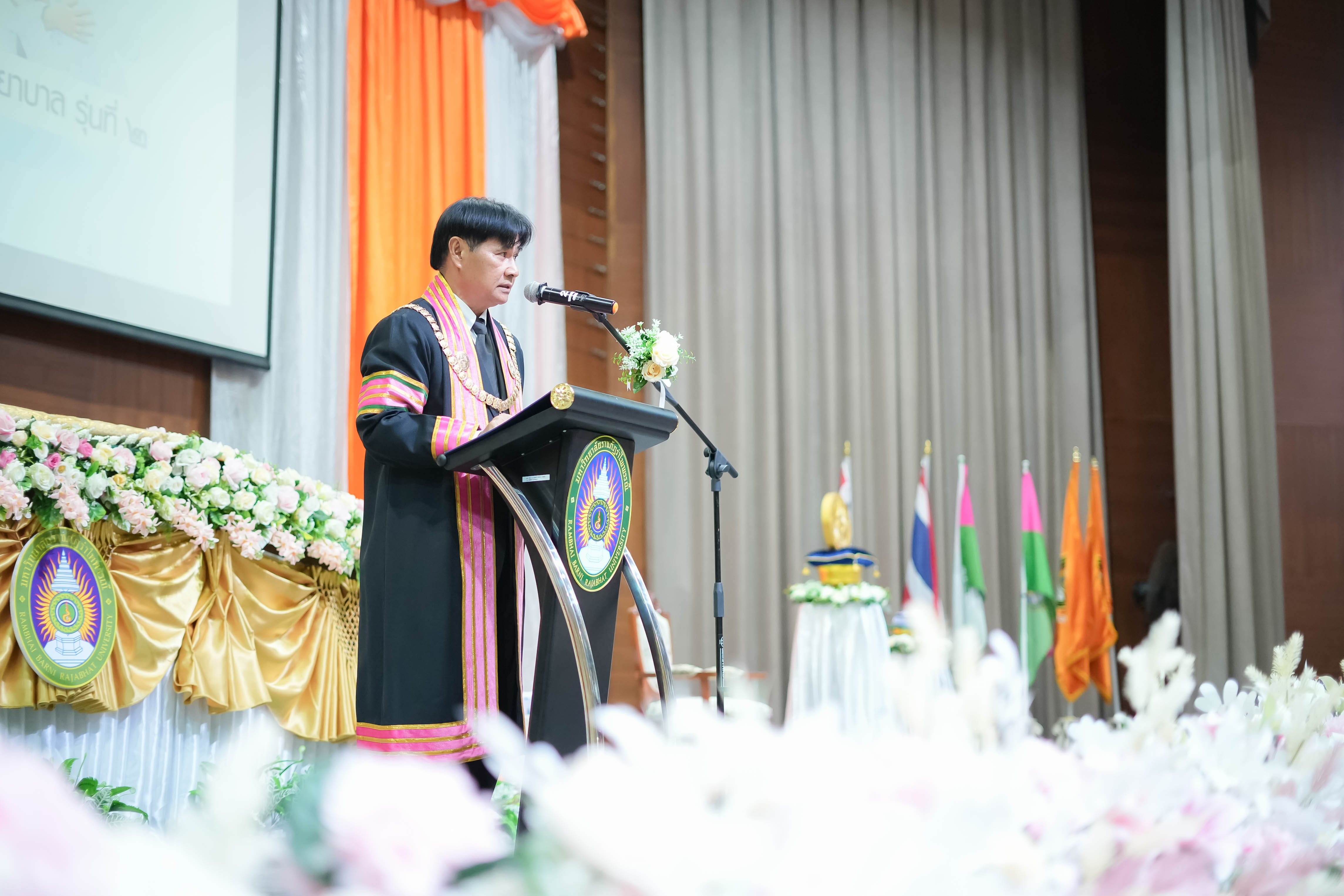 พิธีสำเร็จการศึกษาของนักศึกษาพยาบาลศาสตรบัณฑิต รุ่นที่ 4 และหลักสูตรผู้ช่วยพยาบาล รุ่น 2 (3)