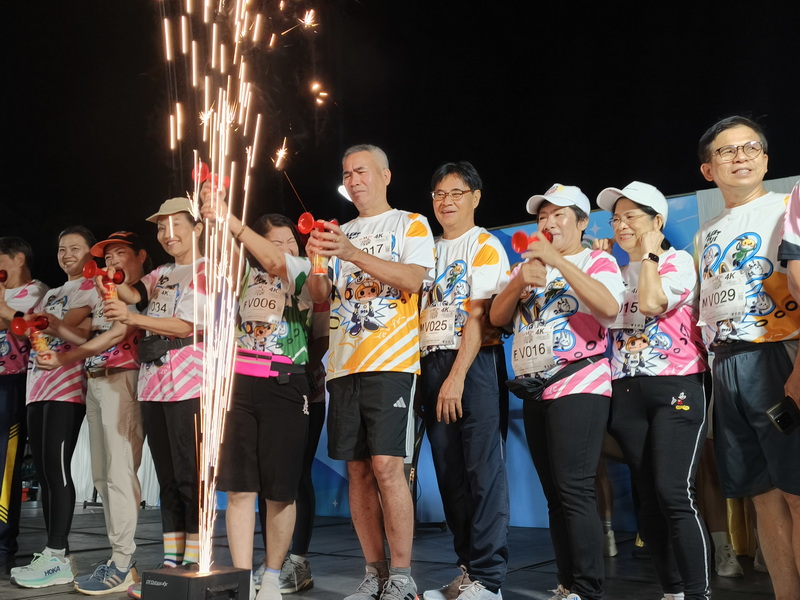 มรภ.รำไพพรรณี ผนึกกำลังจันทบุรี ขับเคลื่อน "เดิน วิ่ง ปั่น พระจันทร์รออยู่ 2569" เพื่อสุขภาวะชุมชน (4)