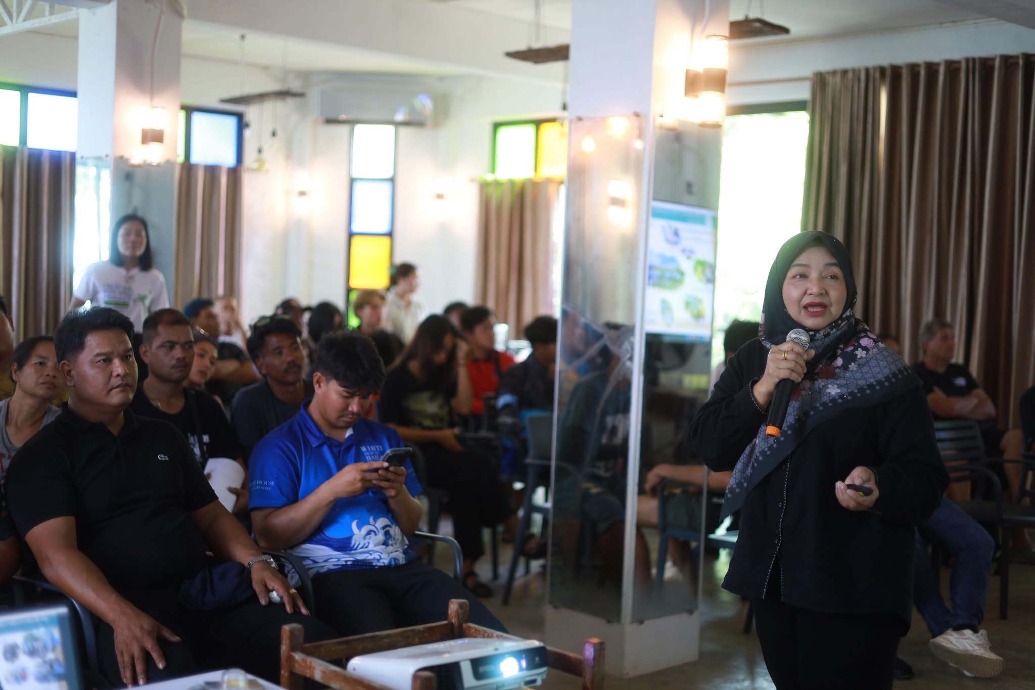 ปั้น "มัคคุเทศก์รักษ์โลก" พื้นที่เกาะหมาก-เกาะกูด รุกสร้างรายได้ชุมชนควบคู่การฟื้นฟูระบบนิเวศทางทะเล (4)