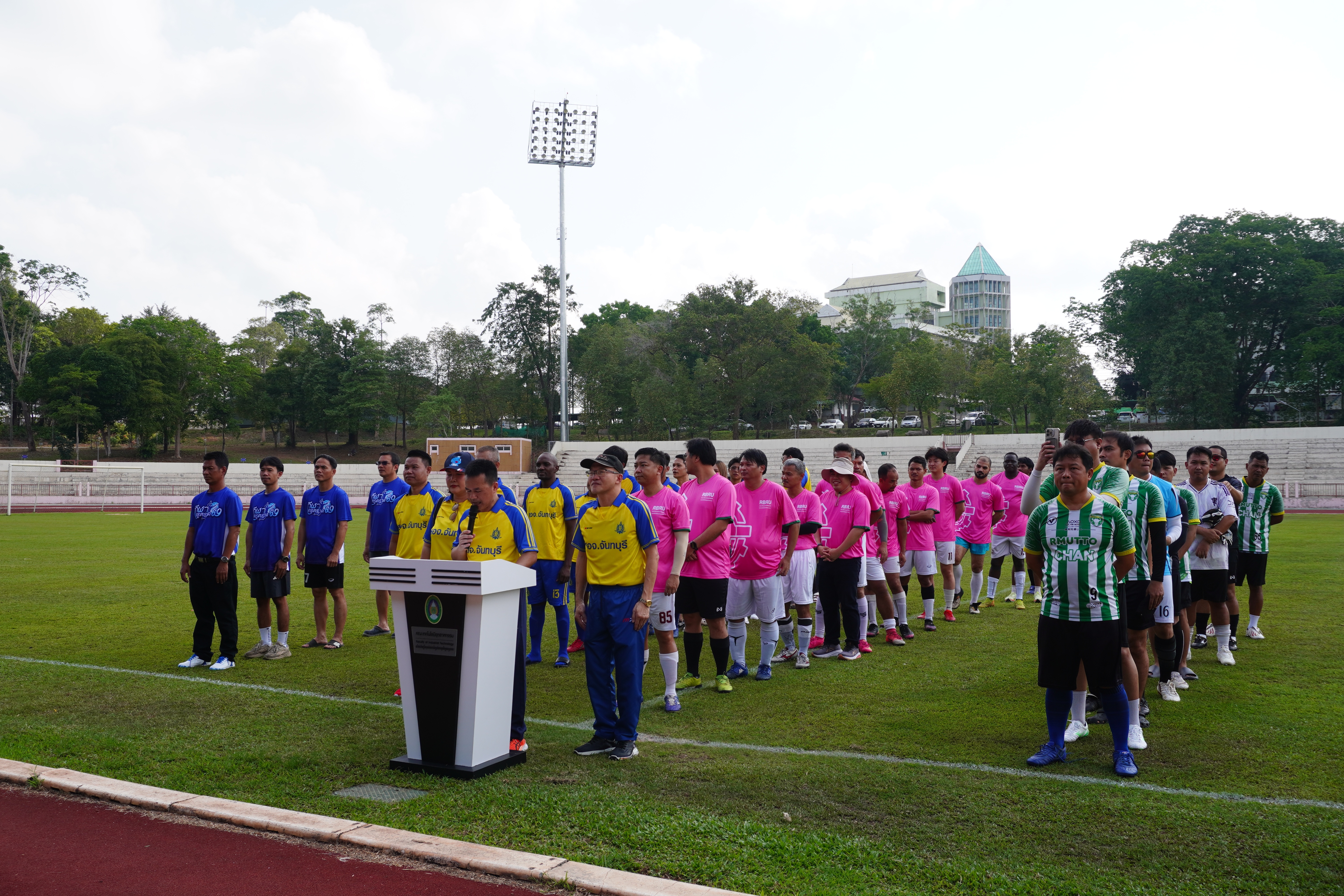ฟุตบอลประเพณีสานสัมพันธ์ปัญญาสู่ตะวันออก ครั้งที่ 2 (3)