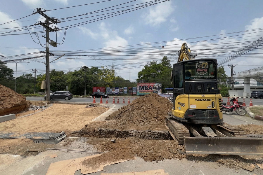 ปรับปรุงประตูทางเข้า ยกระดับทัศนียภาพมหาวิทยาลัย (4)