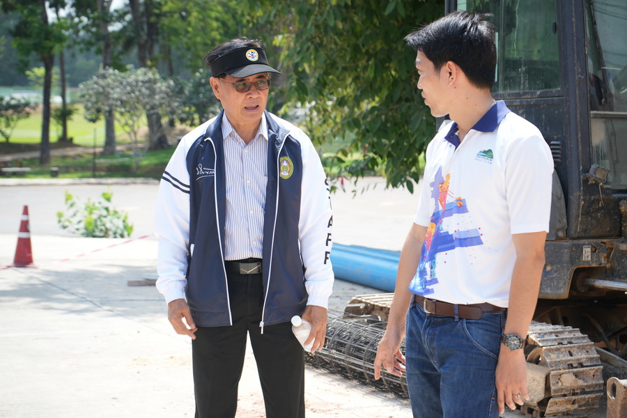 ตรวจงานเทปูนประตู 1 พร้อมเร่งแผนปรับภูมิทัศน์รับผู้รับบริการ (2)